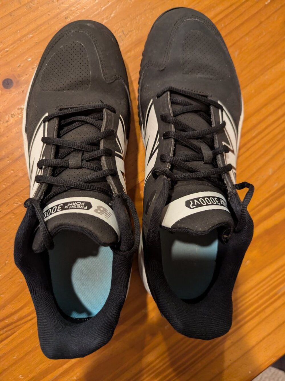 New Balance Turf Baseball Shoes men 10.5 black/white - Picture 5 of 8